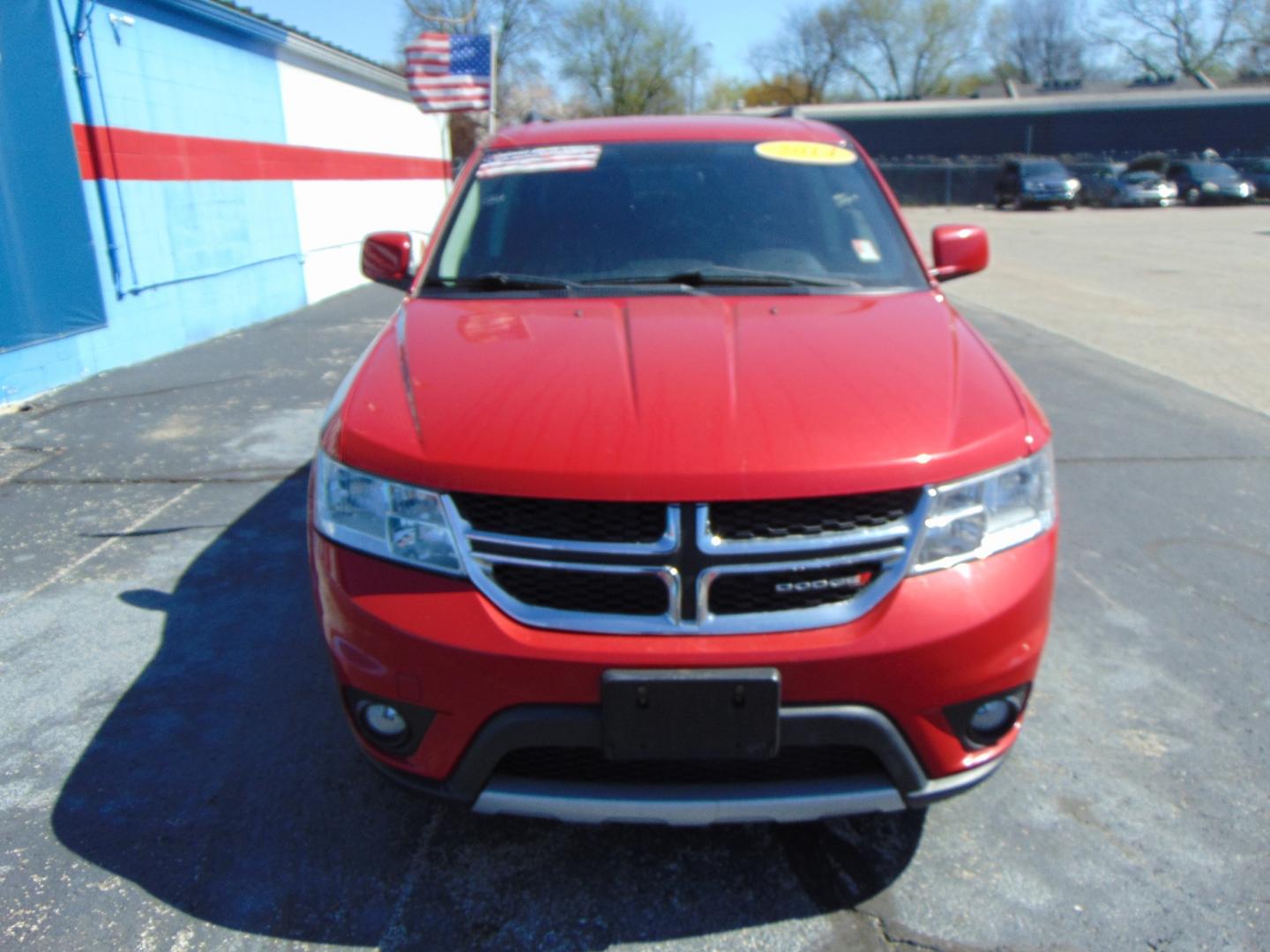 2014 Red Dodge Journey (3C4PDDBGXET) with an V6 3.6 Liter engine, Automatic, 6-Spd w/AutoStick transmission, located at 2105 Dixie Hwy, Louisville, KY, 40210, (502) 772-3333, 38.220932, -85.795441 - Photo#3